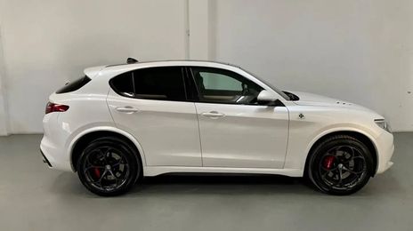 Alfa Romeo Stelvio • 2018 • 120,000 km