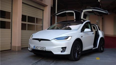 Tesla Model X • 2017 • 128,000 km