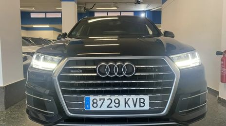Audi Q7 • 2019 • 118,000 km