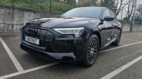 Audi e-tron • 2022 • 30,000 km