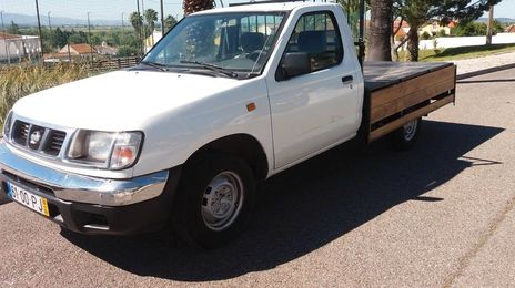 Nissan Pickup • 2000 • 200,000 km