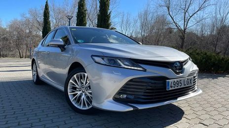 Toyota Camry Hybrid • 2020 • 39,000 km