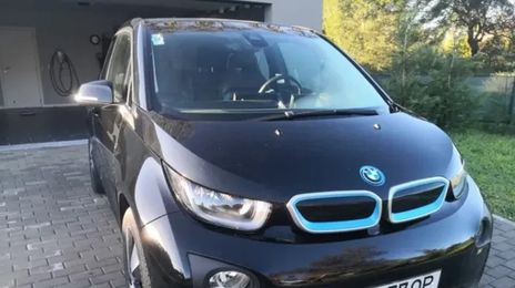 BMW i3 • 2016 • 28,400 km