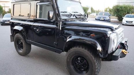 Land Rover Defender • 2000 • 47,000 km