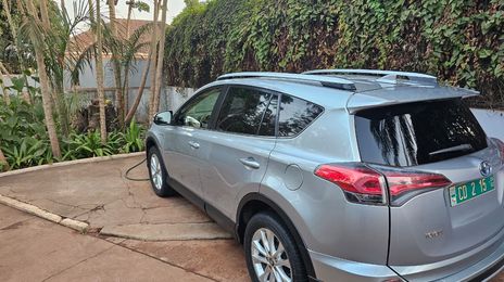 Toyota RAV4 Hybrid • 2017 • 96,600 km