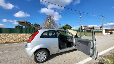 Ford Fiesta • 2002 • 220,000 km