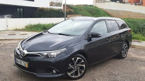 Toyota Auris • 2016 • 111,765 km