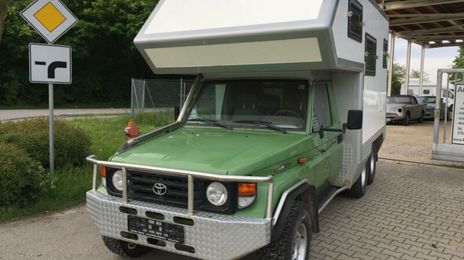 Toyota Land Cruiser • 2001 • 92,500 km