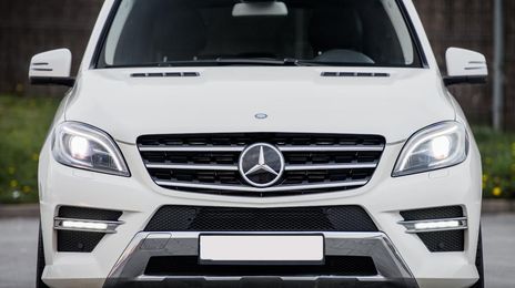 Mercedes-Benz ML350 • 2013 • 215,000 km