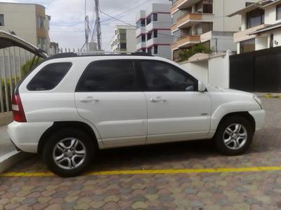 Kia Sportage • 2007 • 141,700 km