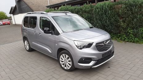 Opel Zafira • 2022 • 34,300 km