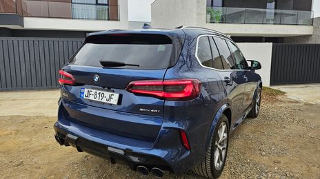BMW X5 • 2020 • 120,000 km