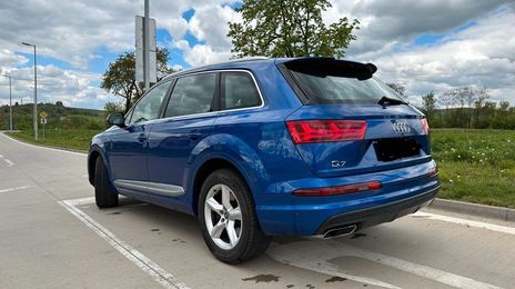 Audi Q7 • 2017 • 211,000 km