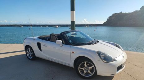 Toyota MR2 • 2000 • 170,000 km