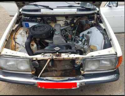 Mercedes-Benz 200 D • 1977 • 300,000 km