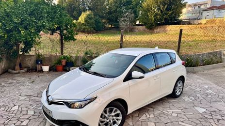 Toyota Auris • 2016 • 129,000 km