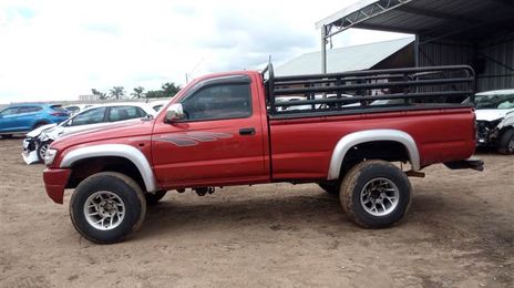 Toyota Hilux • 2002 • 155,255 km