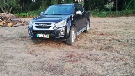Isuzu D-MAX • 2015 • 168,000 km