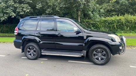Toyota Land Cruiser • 2005 • 230,000 km