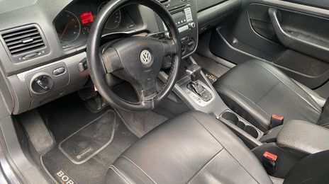 Volkswagen Bora • 2006 • 212,000 km