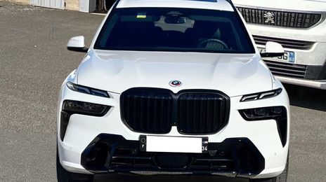 BMW X7 • 2023 • 3,500 km