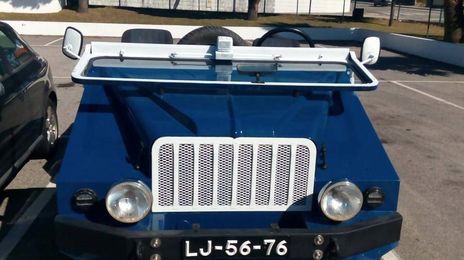 Hummer H1 • 1984 • 109,999 km