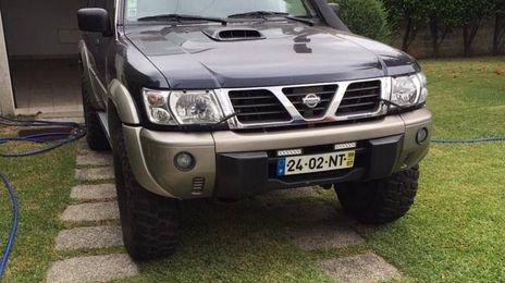 Nissan Patrol • 1999 • 200,000 km