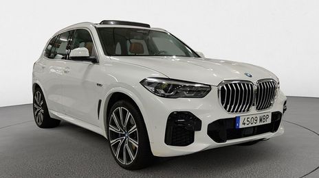 BMW X5 • 2022 • 14,035 km