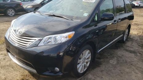 Toyota Sienna • 2017 • 10,000 mi