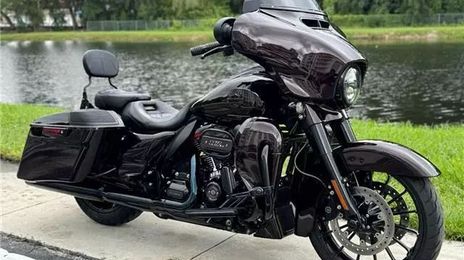 Harley Davidson street glide • 2019 • 19,700 km