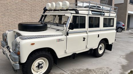 Land Rover 109 • 1982 • 3,600 km