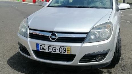 Opel Astra caravan • 2007 • 204,000 km