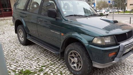 Mitsubishi Vanwagon • 2001 • 200,000 km