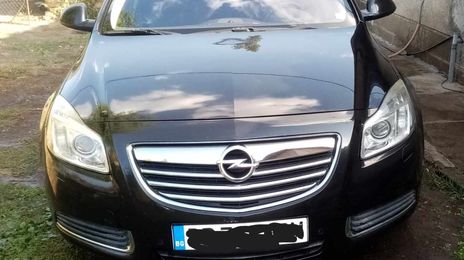Opel Insignia • 2011 • 162,500 km