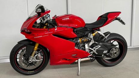 Ducati panigale • 2016 • 2,888 km