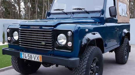 Land Rover Defender • 2004 • 159,999 km