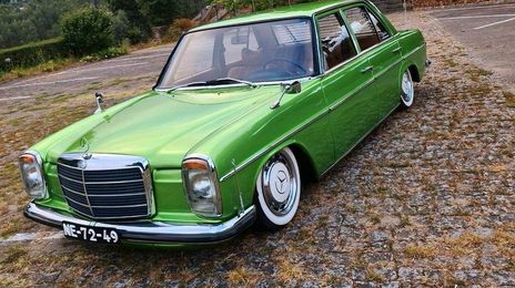 Mercedes-Benz 200 - 300 • 1970 • 330,000 km
