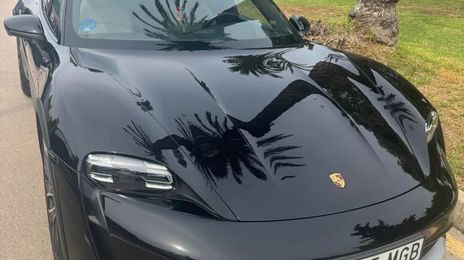 Porsche Taycan • 2021 • 31,000 km