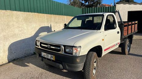 Toyota Hilux • 1998 • 350,000 km