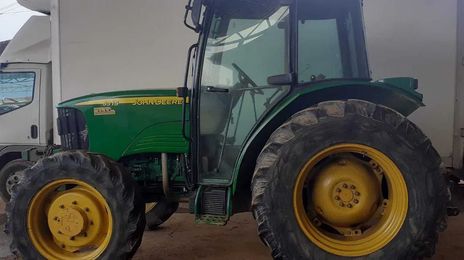 John Deere 5315 • 2005 • 65,000 km