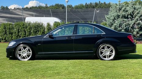 Mercedes-Benz S-Class • 2011 • 149,000 km