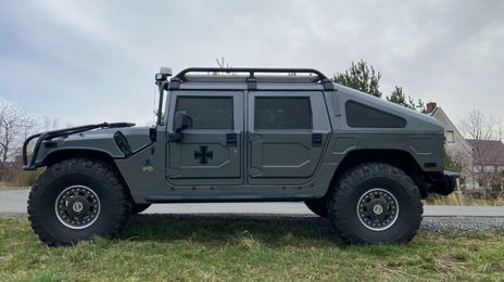 Hummer H1 • 2006 • 108,300 km