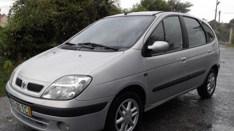 Renault Scénic • 2002 • 194,000 km
