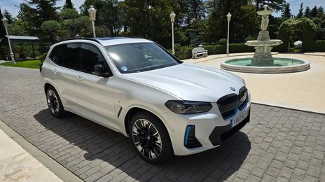 BMW X3 • 2023 • 2,433 km