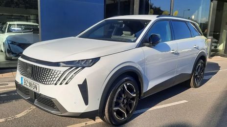 Peugeot 5008 • 2025 • 7,000 km