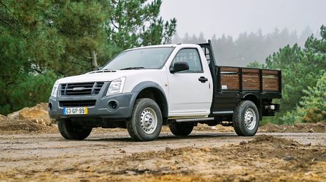 Isuzu D-MAX • 2008 • 27,000 km