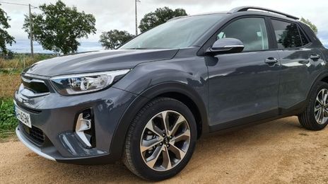 Kia Stinger • 2021 • 9,000 km