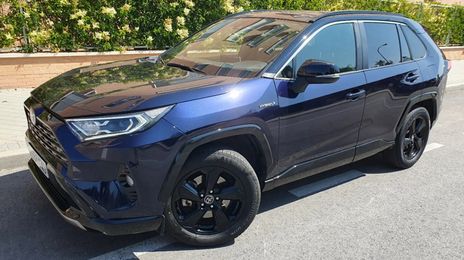 Toyota RAV4 • 2019 • 50,000 km