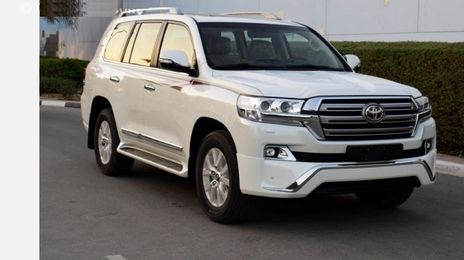 Toyota Land Cruiser • 2018 • 48,000 km