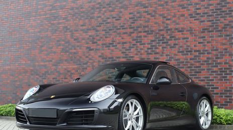 Porsche 911 • 2015 • 84,500 km